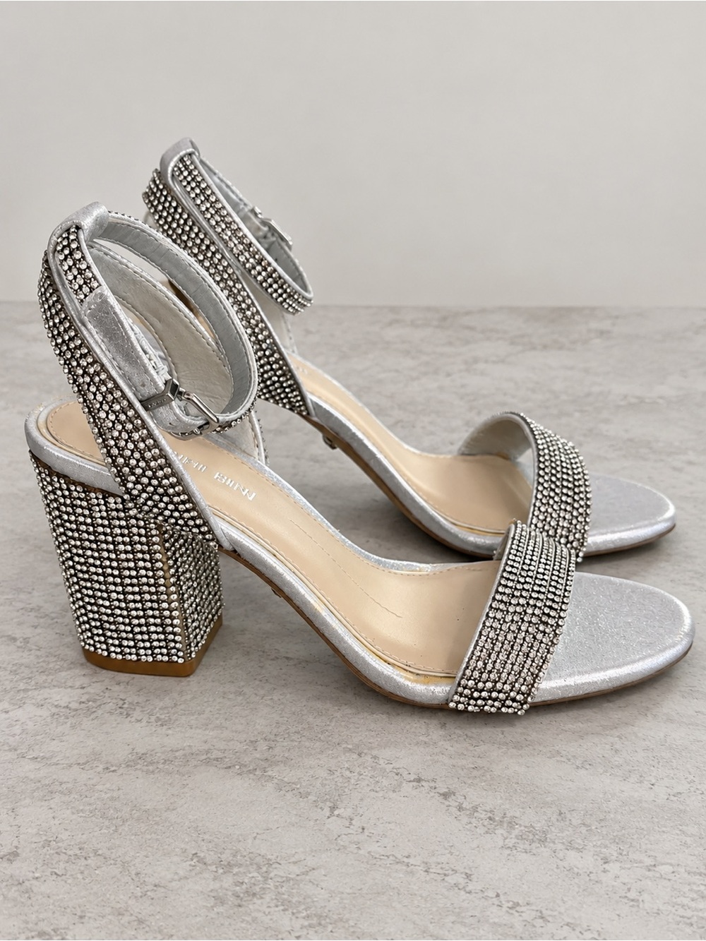 Gianni Bini Rhinestone Strappy Block Heel Dress Sandals Silver Women’s 7M
